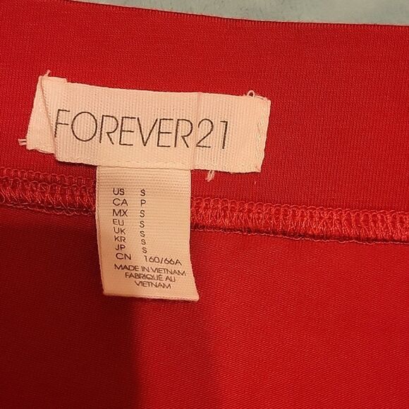 **SMALL BUNDLE** 2 skirts, 1 red & 1 blue along with 1 black Halter top SMALL - Picture 6 of 12